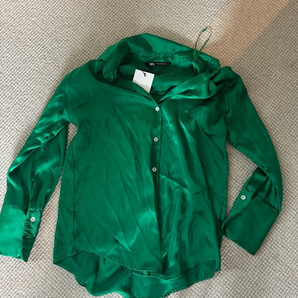 Green Zara Button down. New with tags. Size XS - Picture 1 of 2